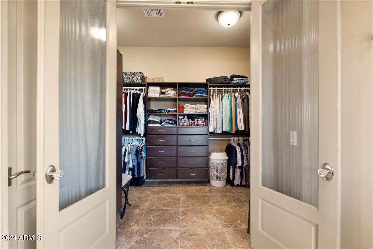 8539 E HIGH POINT Drive