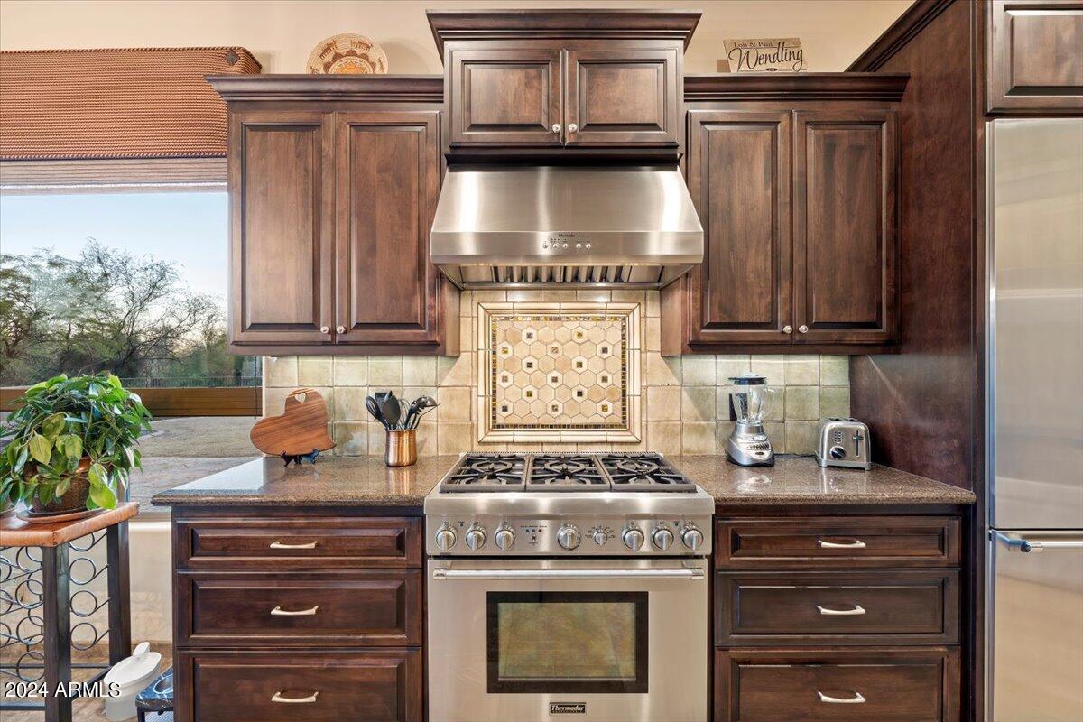 8539 E HIGH POINT Drive