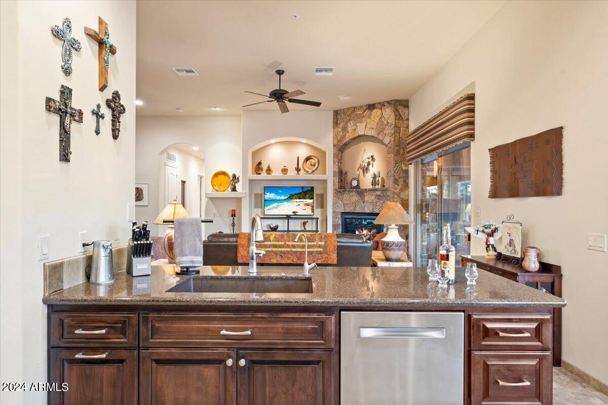 8539 E HIGH POINT Drive