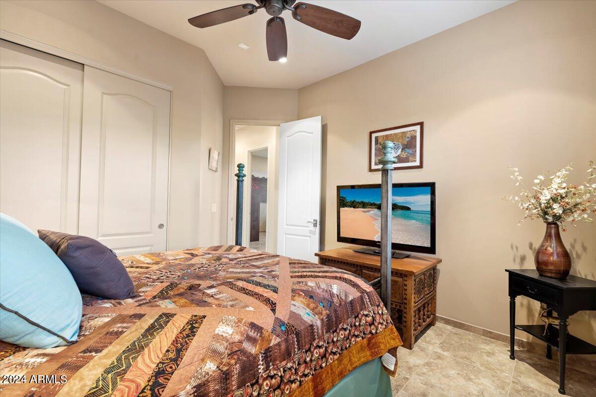 8539 E HIGH POINT Drive