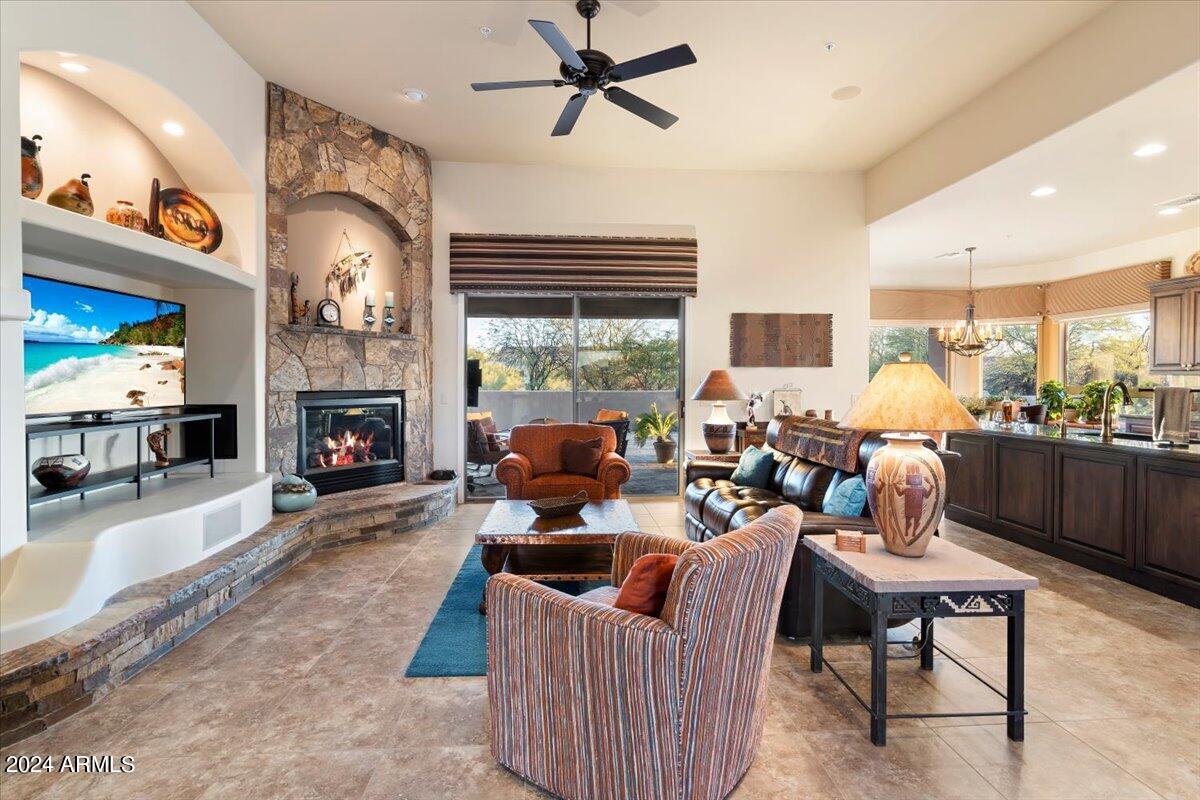 8539 E HIGH POINT Drive