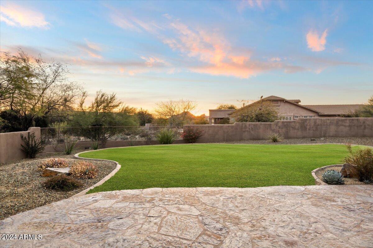 8539 E HIGH POINT Drive