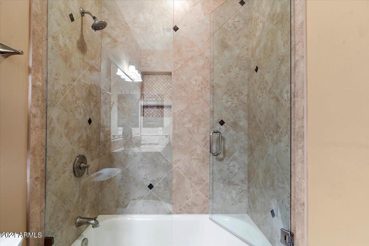 8539 E HIGH POINT Drive