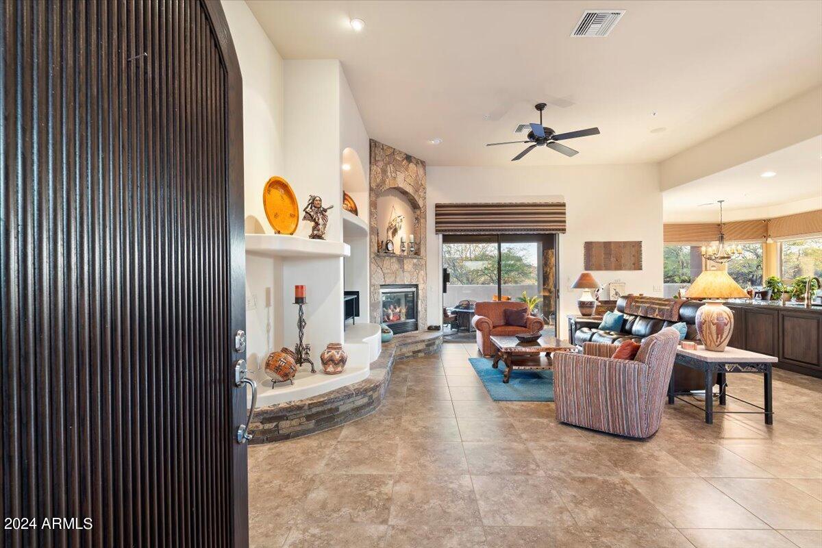 8539 E HIGH POINT Drive