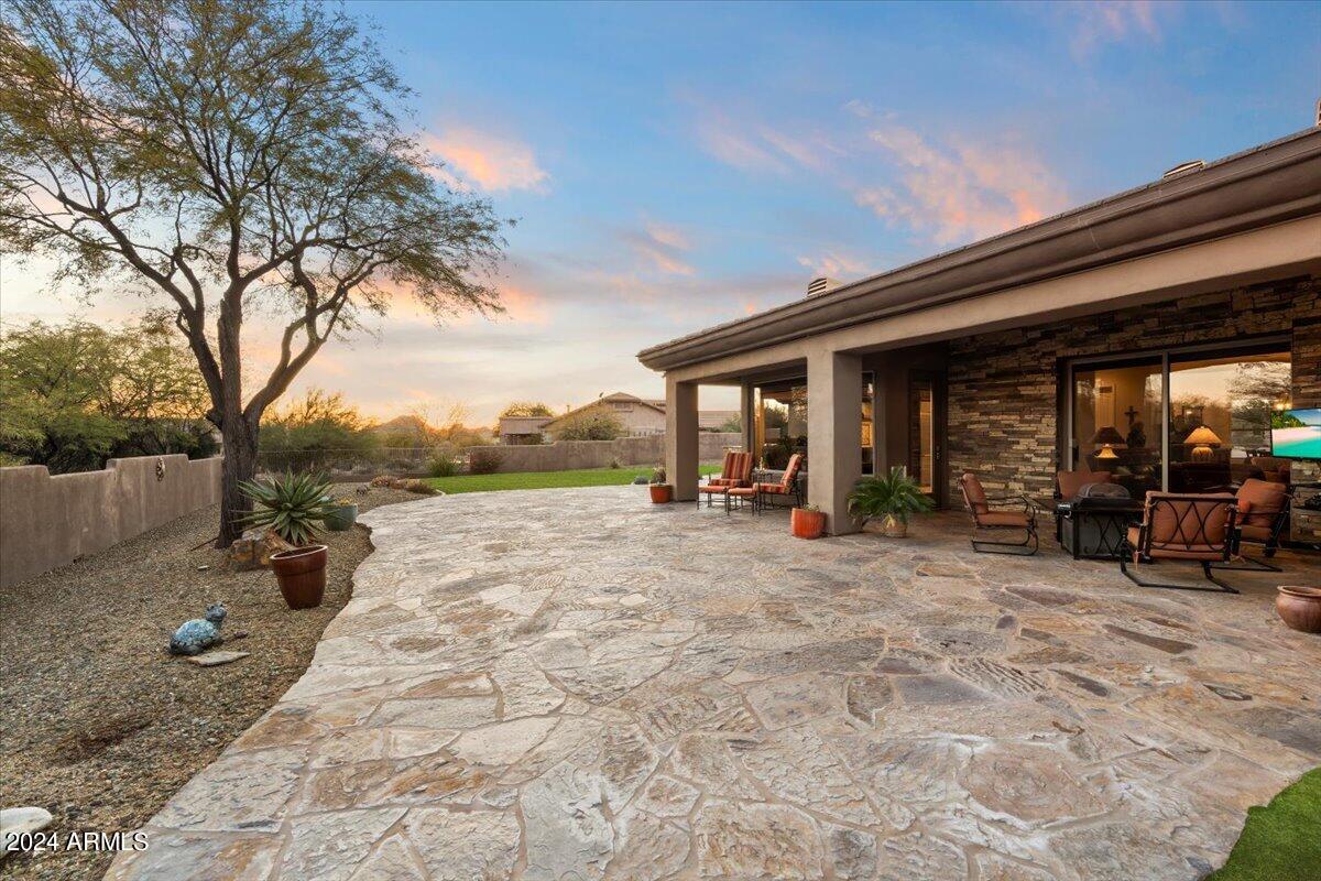 8539 E HIGH POINT Drive