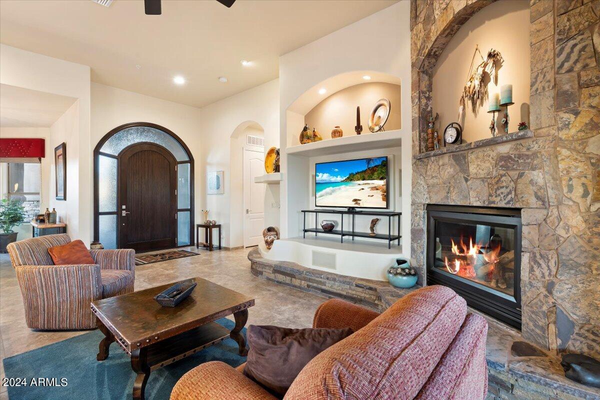 8539 E HIGH POINT Drive