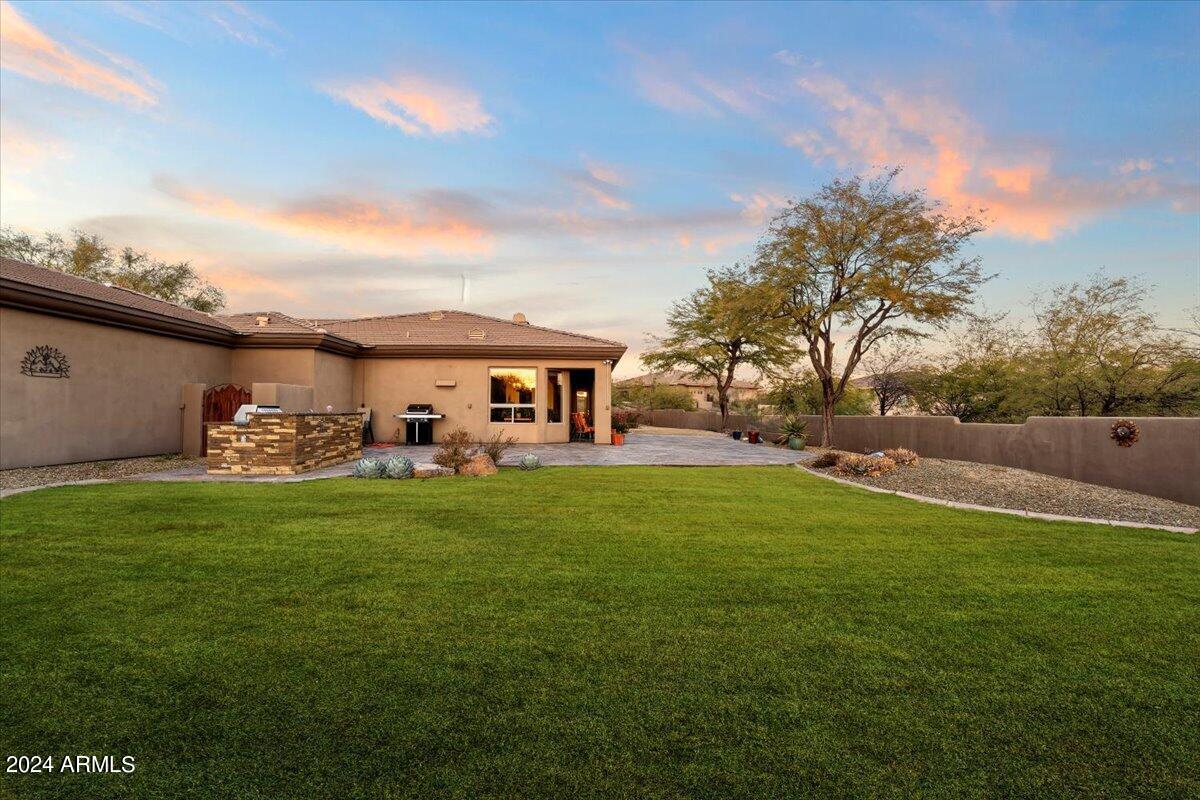 8539 E HIGH POINT Drive