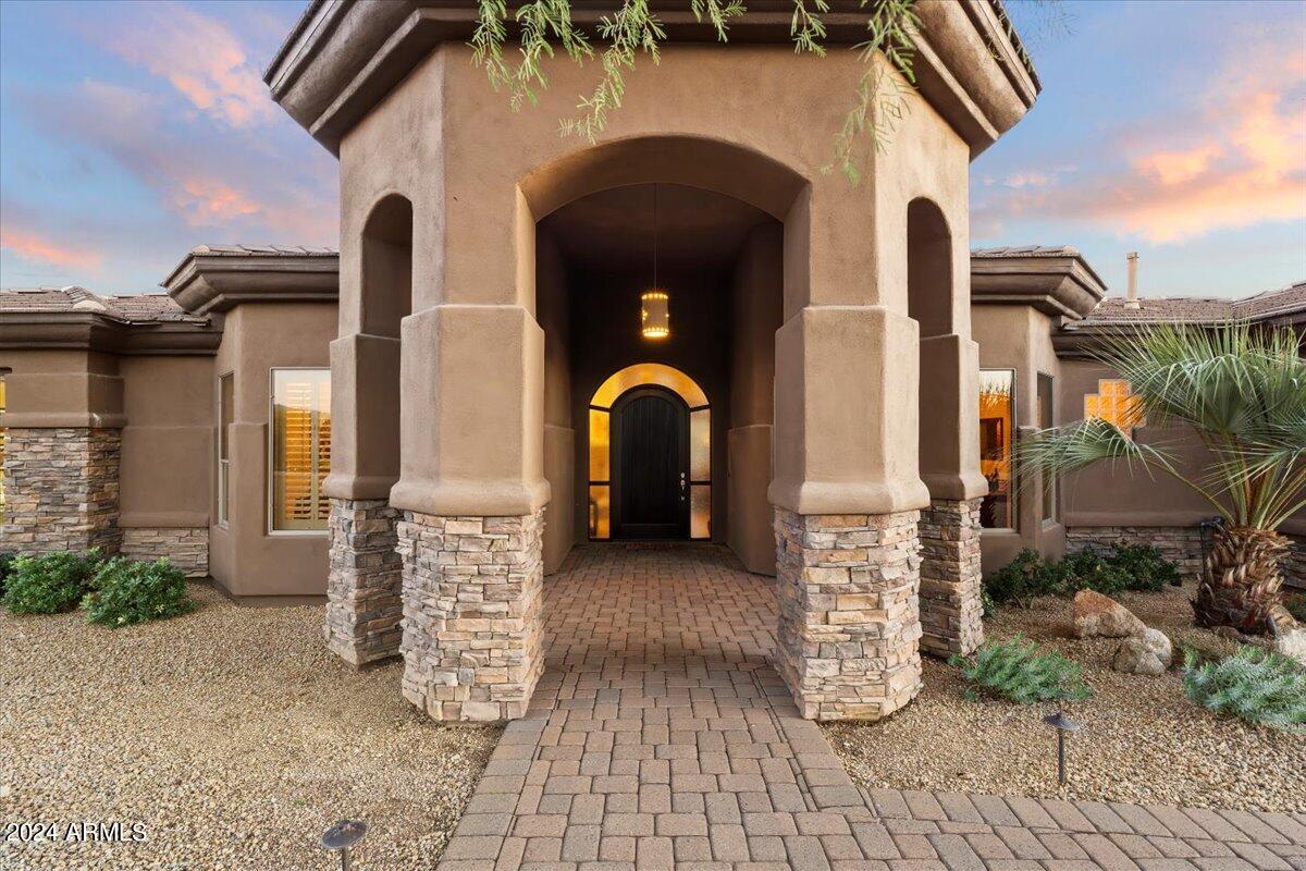 8539 E HIGH POINT Drive