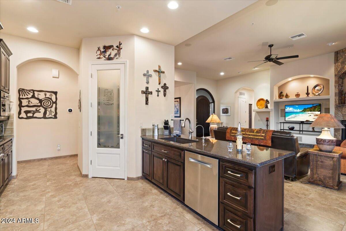 8539 E HIGH POINT Drive