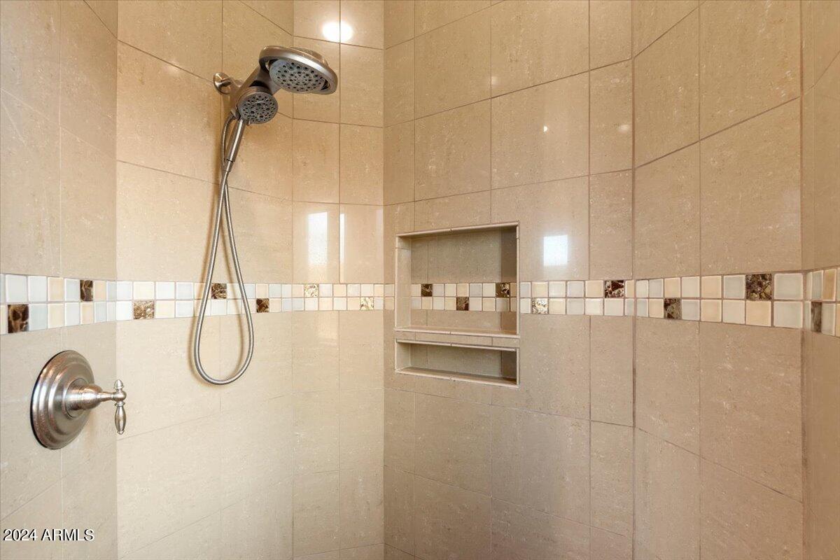 8539 E HIGH POINT Drive