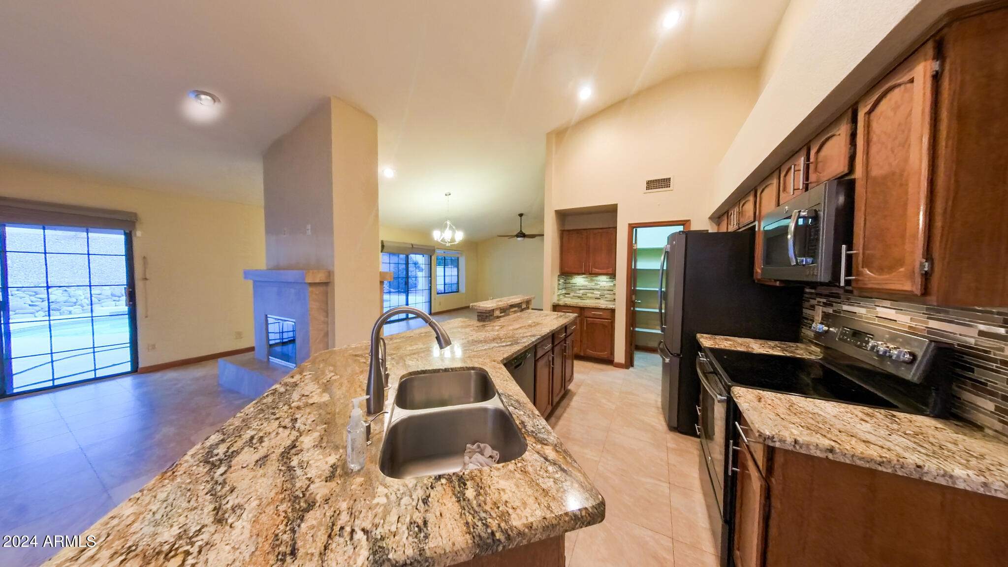 1133 E Le Marche Avenue