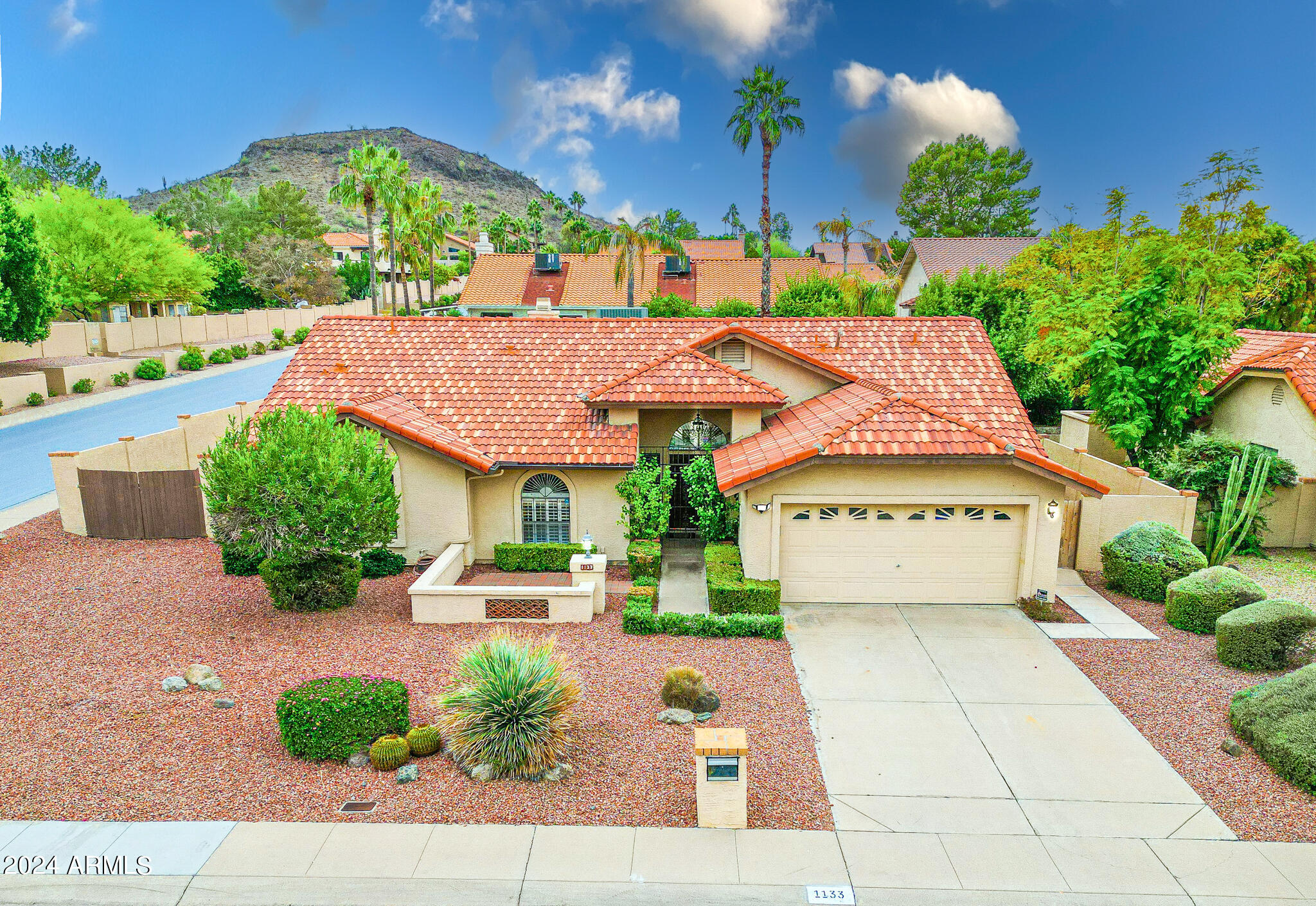 1133 E Le Marche Avenue