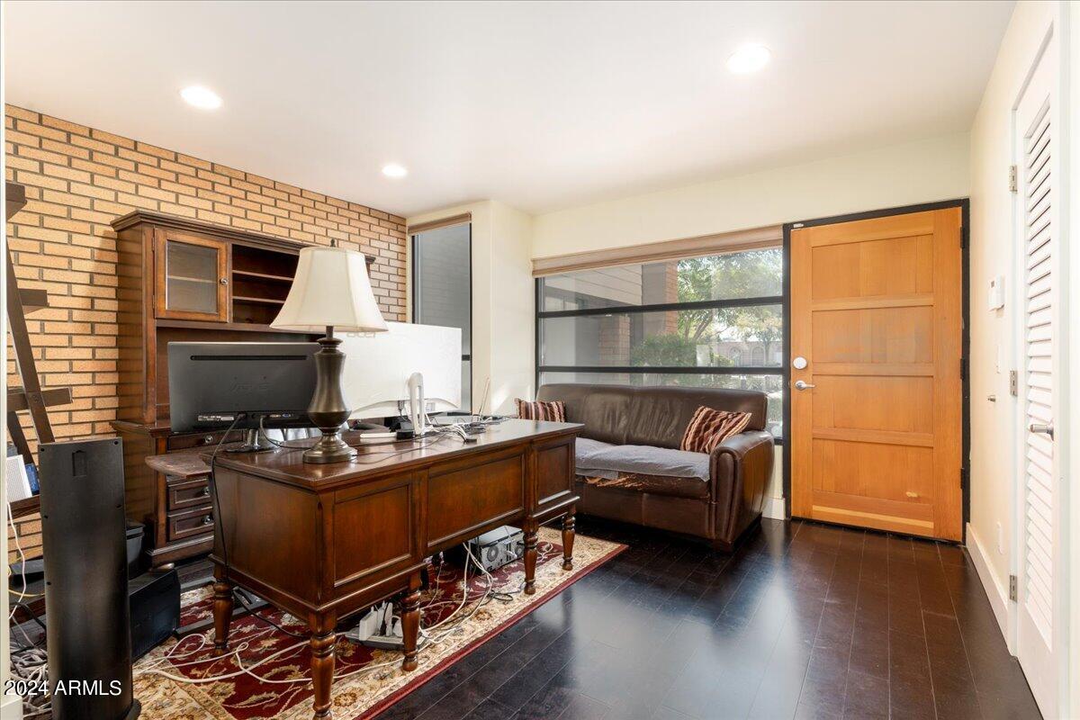 1300 W 5TH Street Unit: 1004