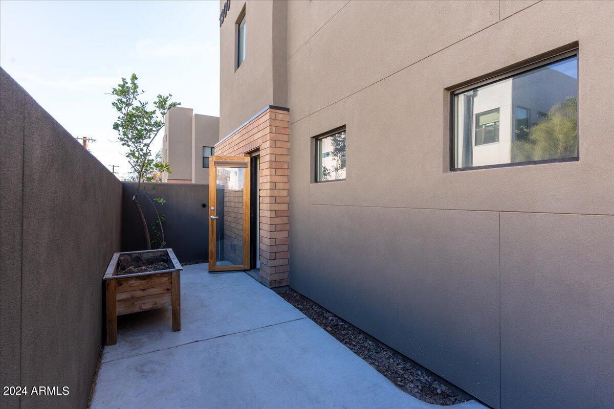 1300 W 5TH Street Unit: 1004