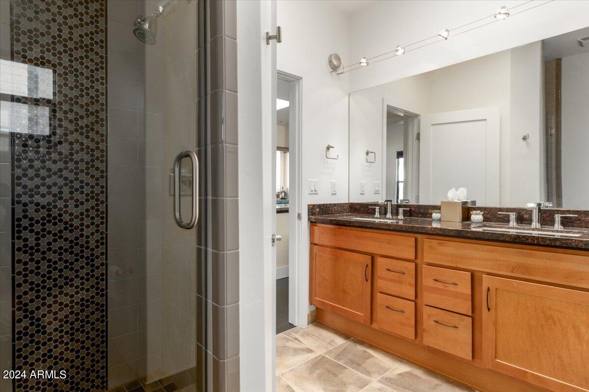 1300 W 5TH Street Unit: 1004