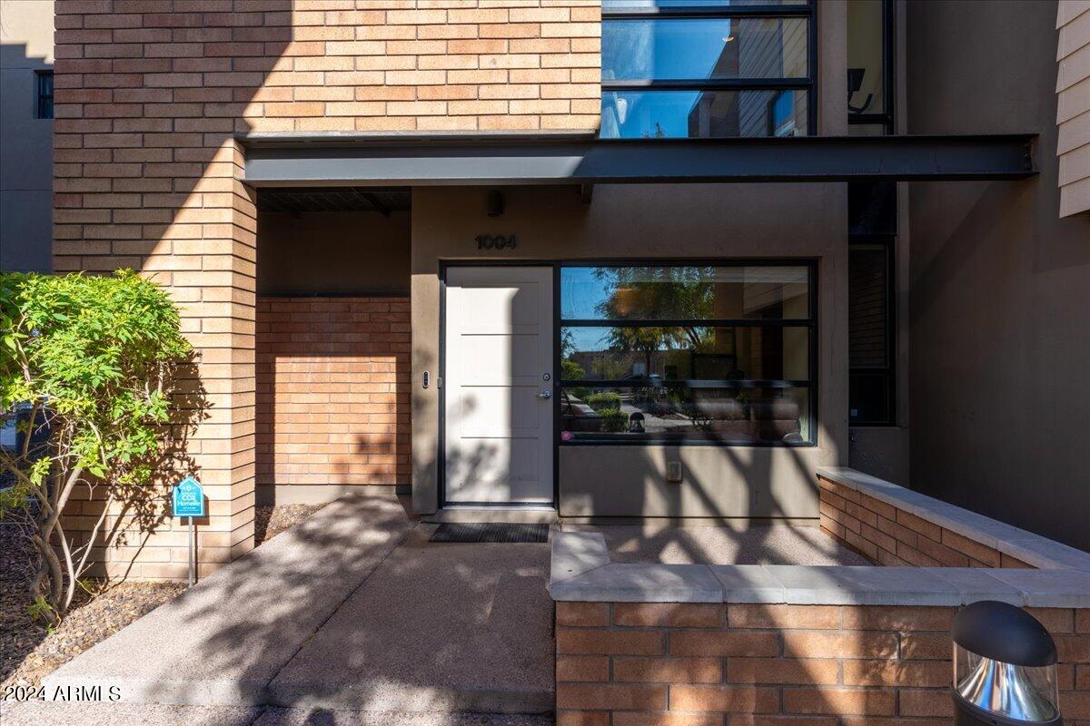 1300 W 5TH Street Unit: 1004