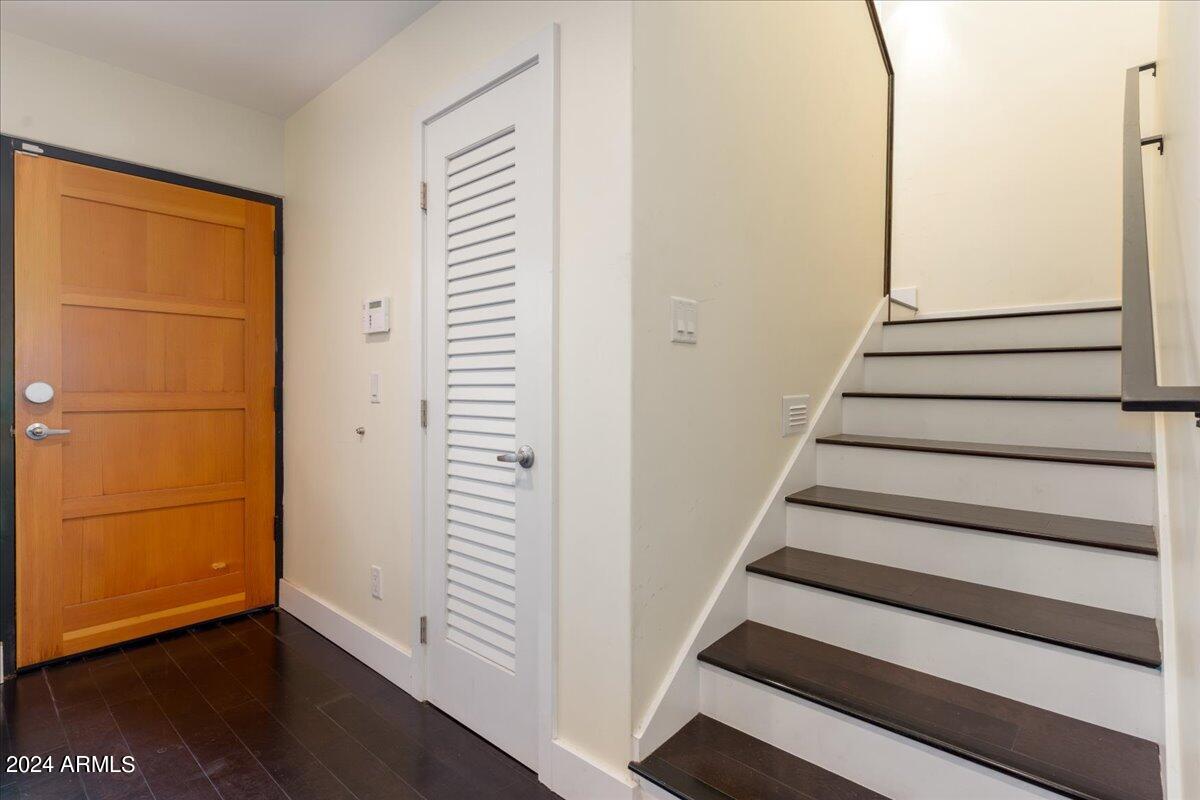 1300 W 5TH Street Unit: 1004