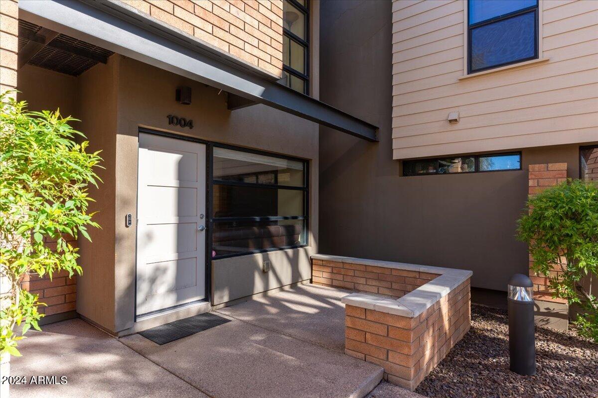 1300 W 5TH Street Unit: 1004