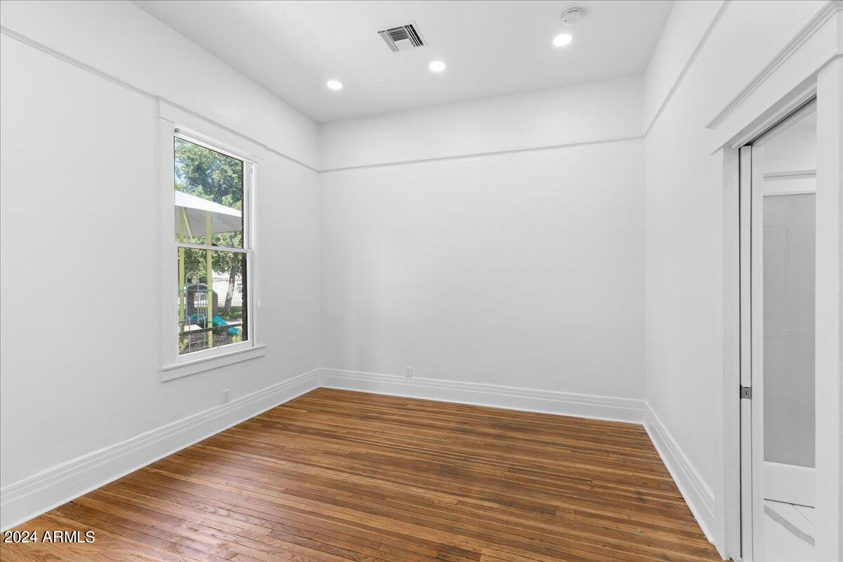 825 N 3RD Avenue