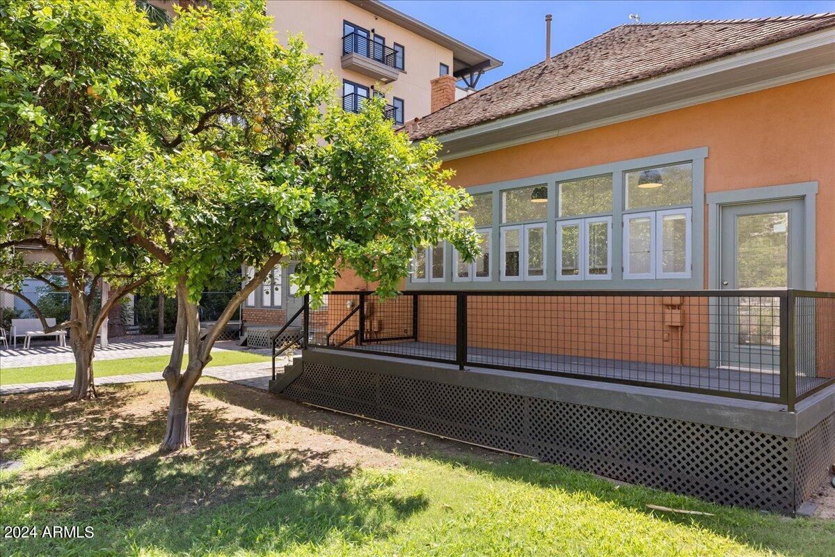 825 N 3RD Avenue