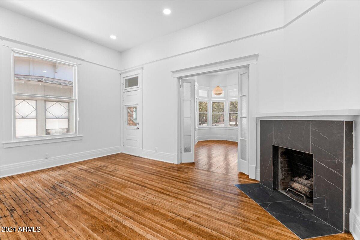 825 N 3RD Avenue