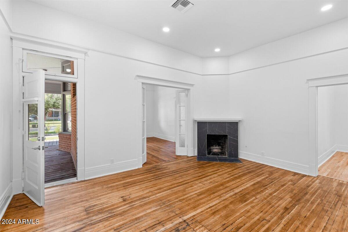 825 N 3RD Avenue