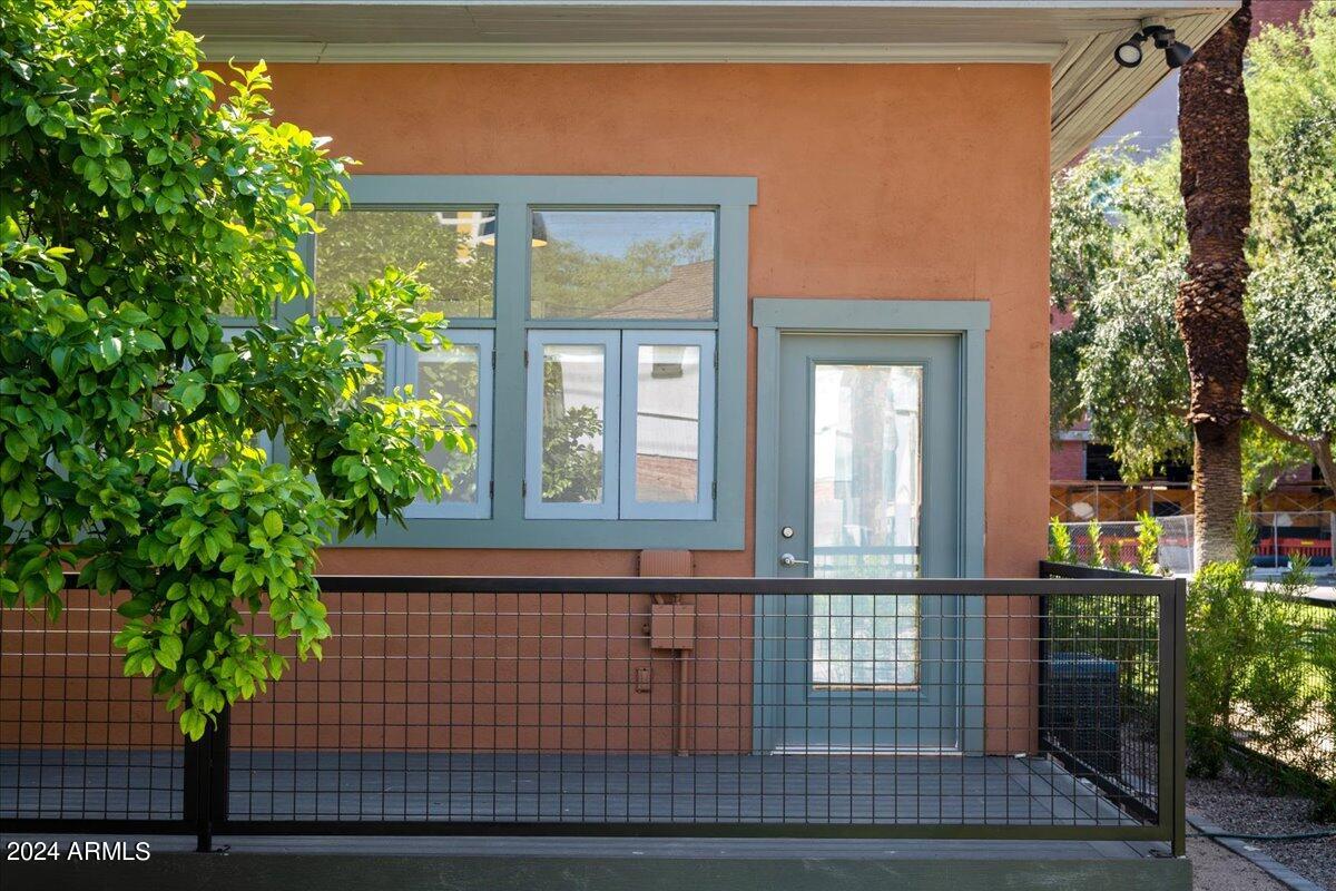 825 N 3RD Avenue
