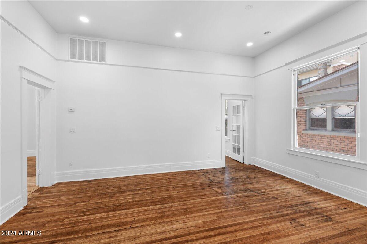 825 N 3RD Avenue