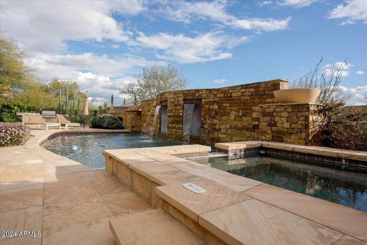 9919 E WESTERN SKY Lane