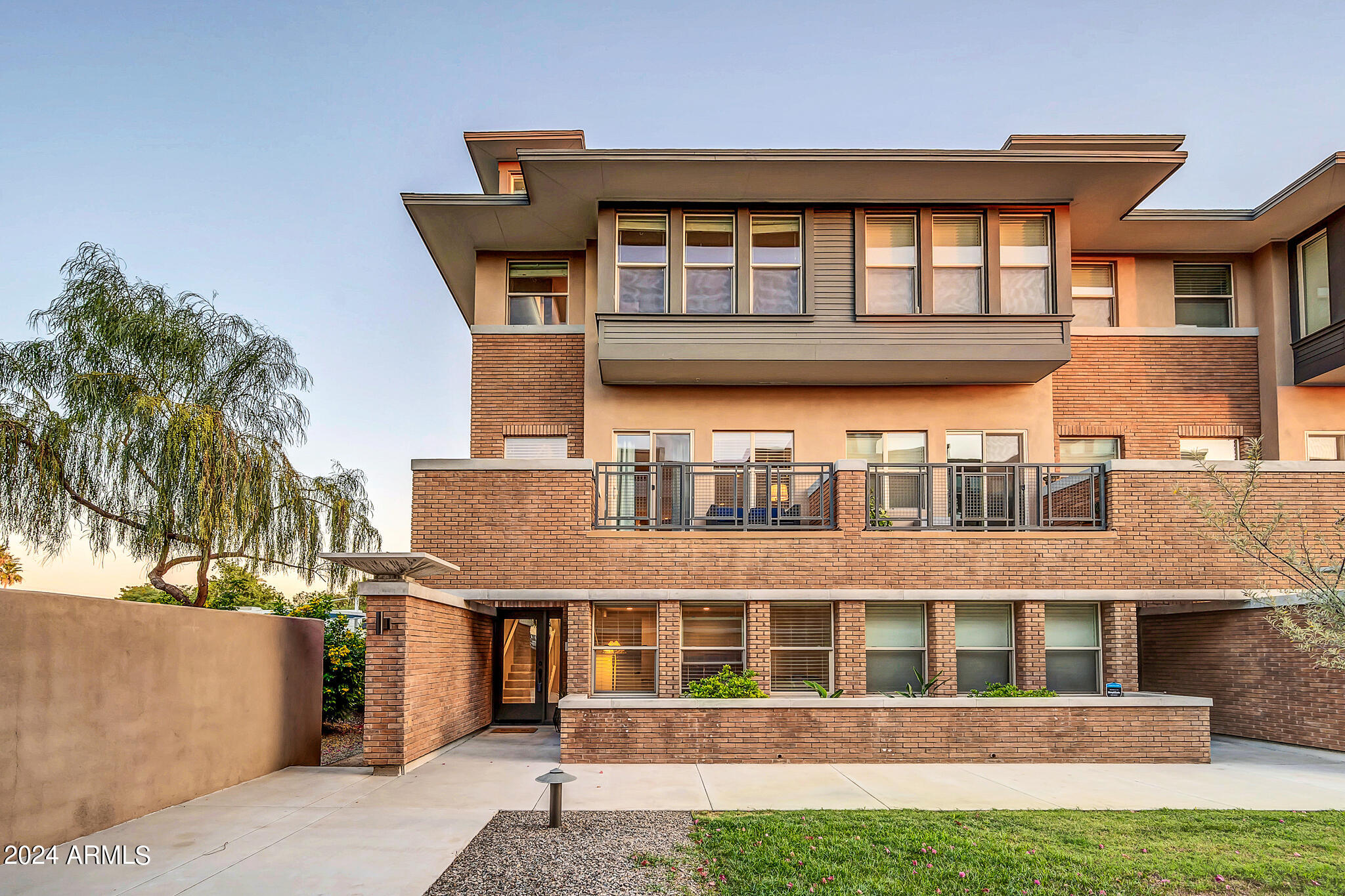 1400 E Bethany Home Road # 19