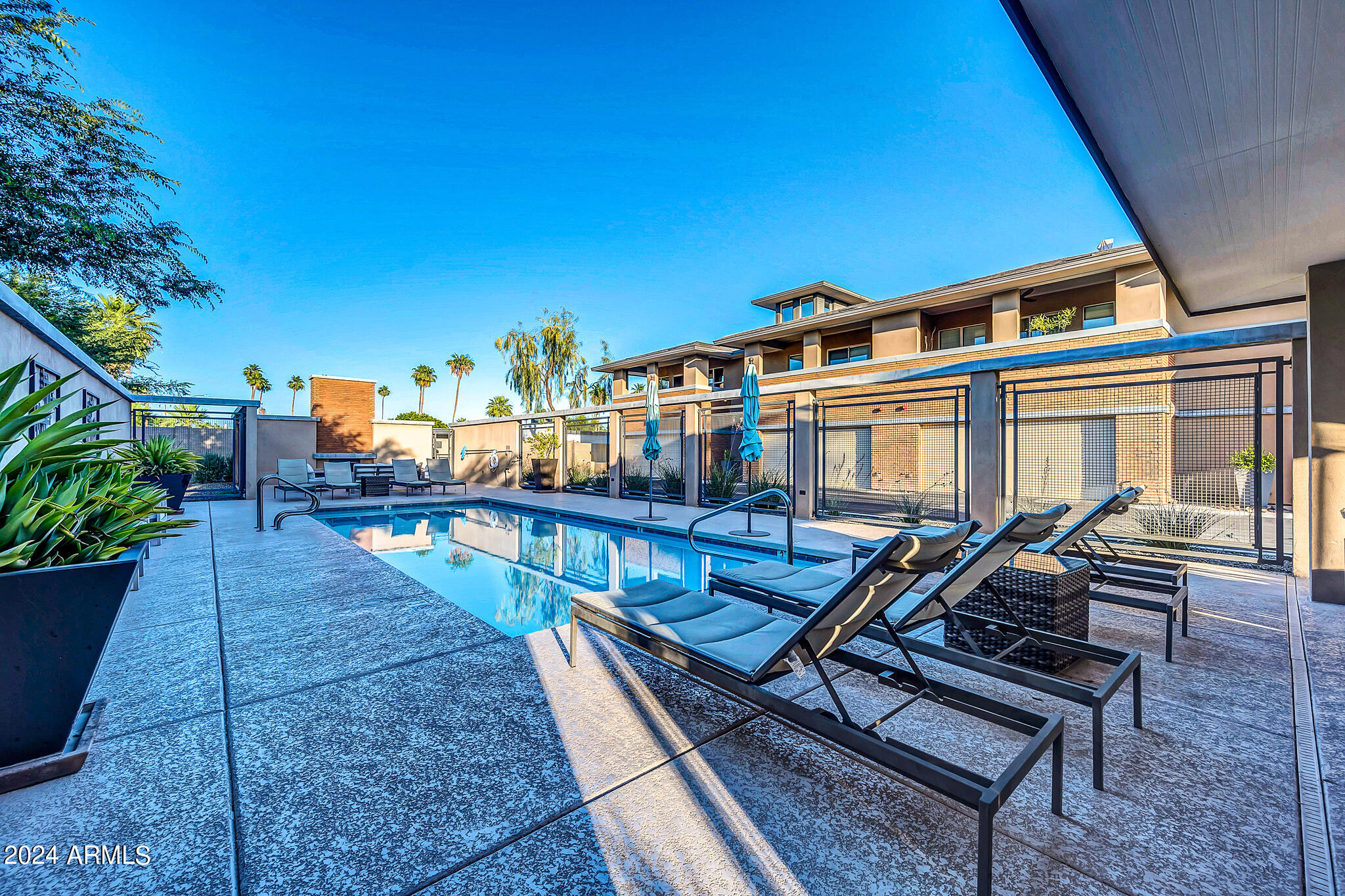 1400 E Bethany Home Road # 19