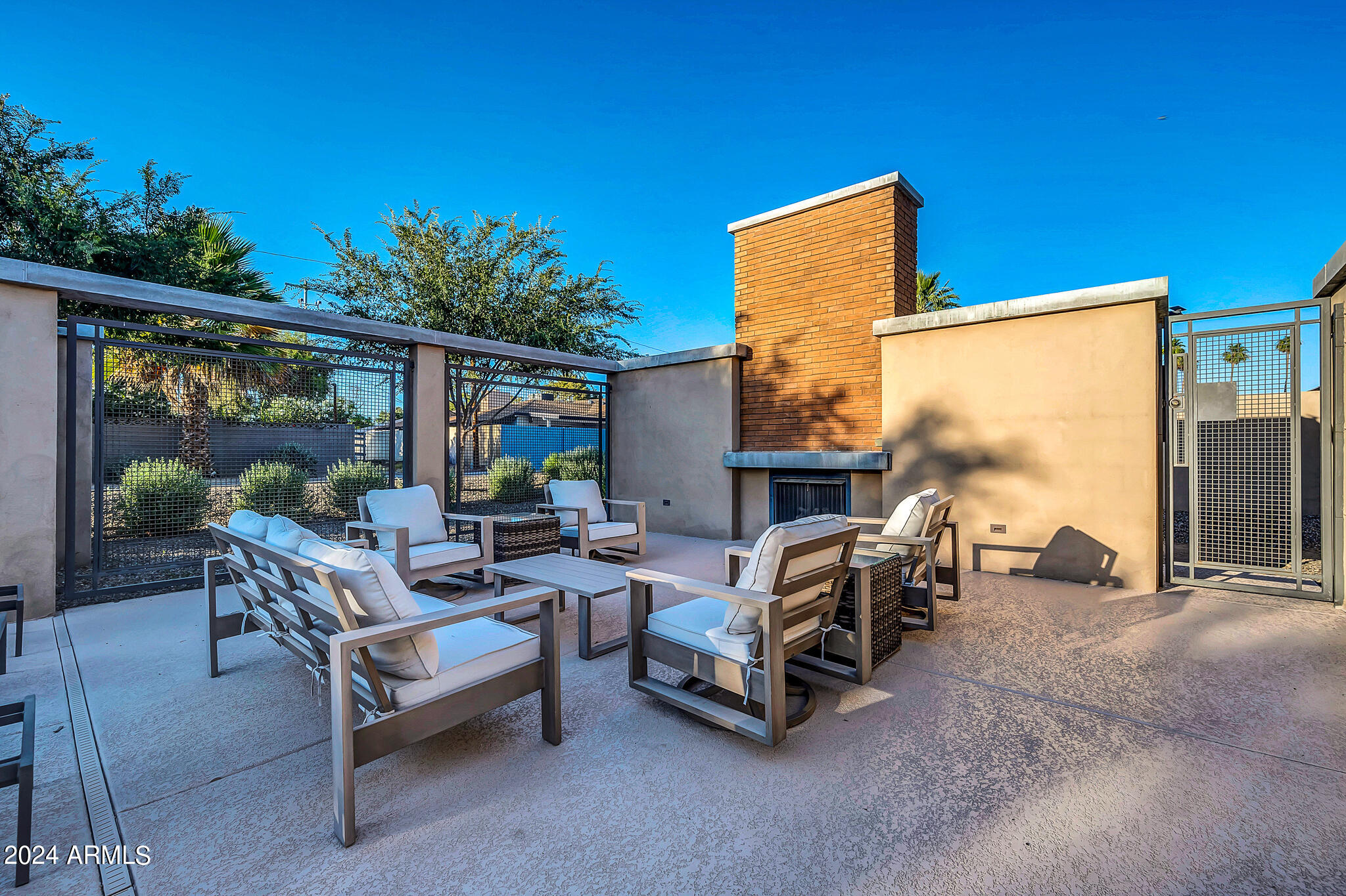 1400 E Bethany Home Road # 19