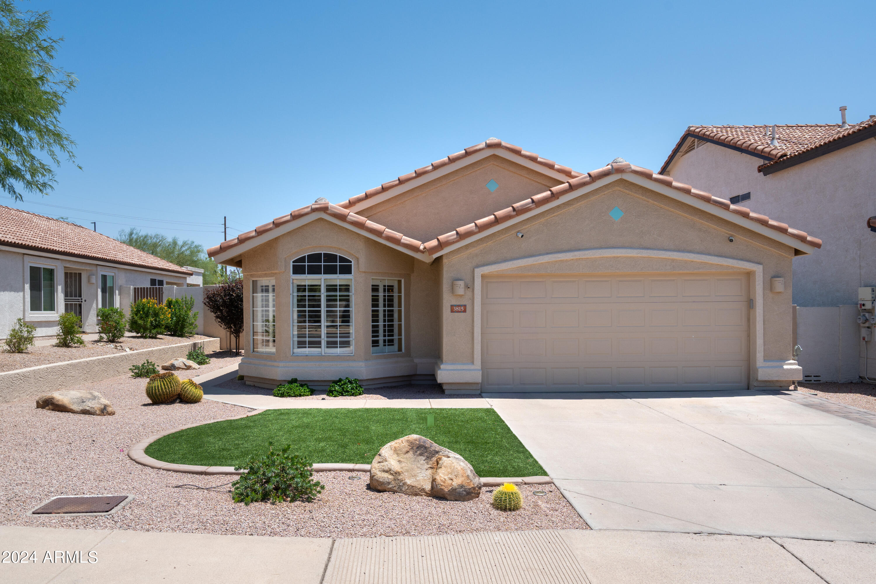3815 N LOMOND Circle