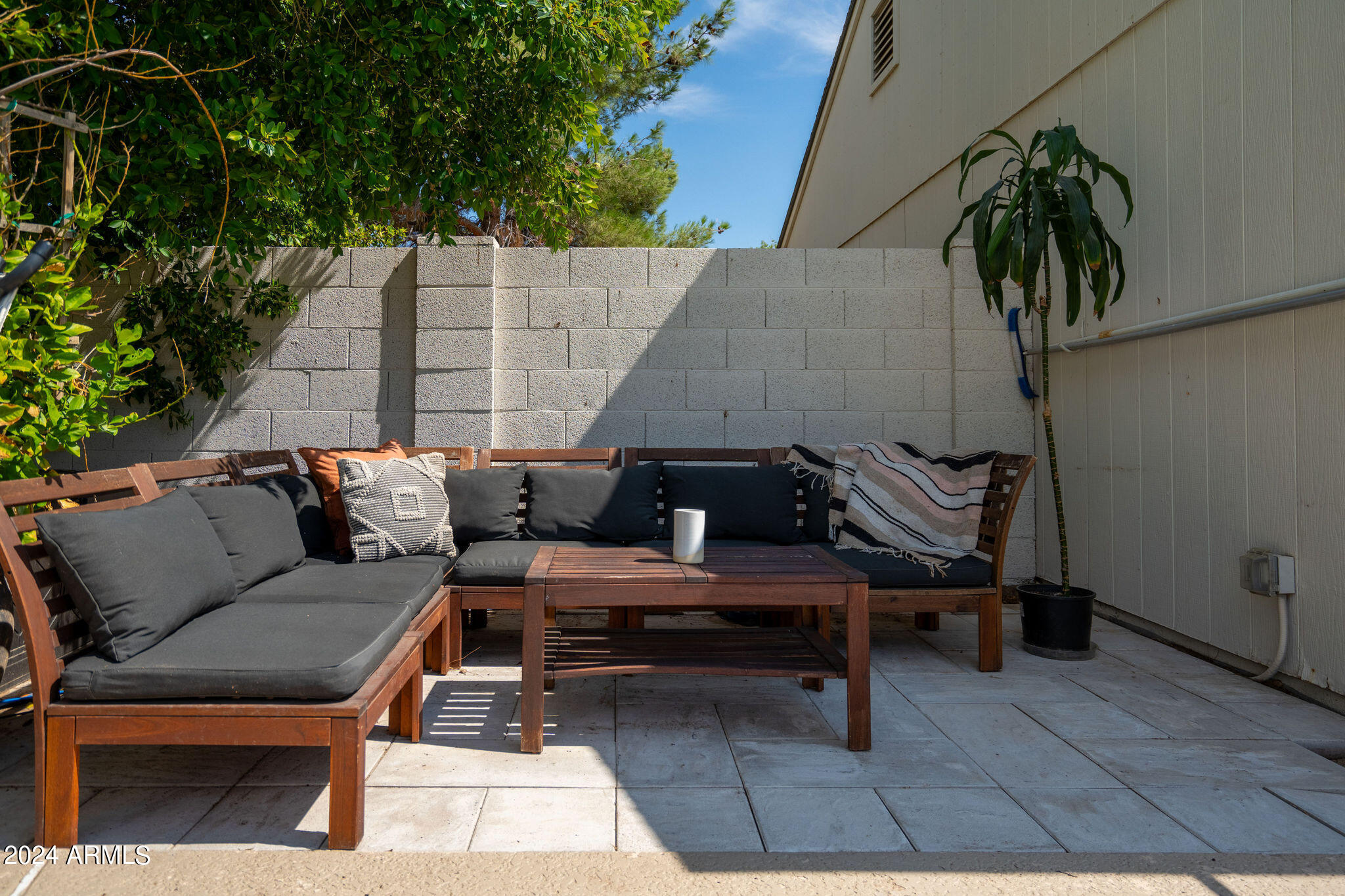 3612 W SARAGOSA Street