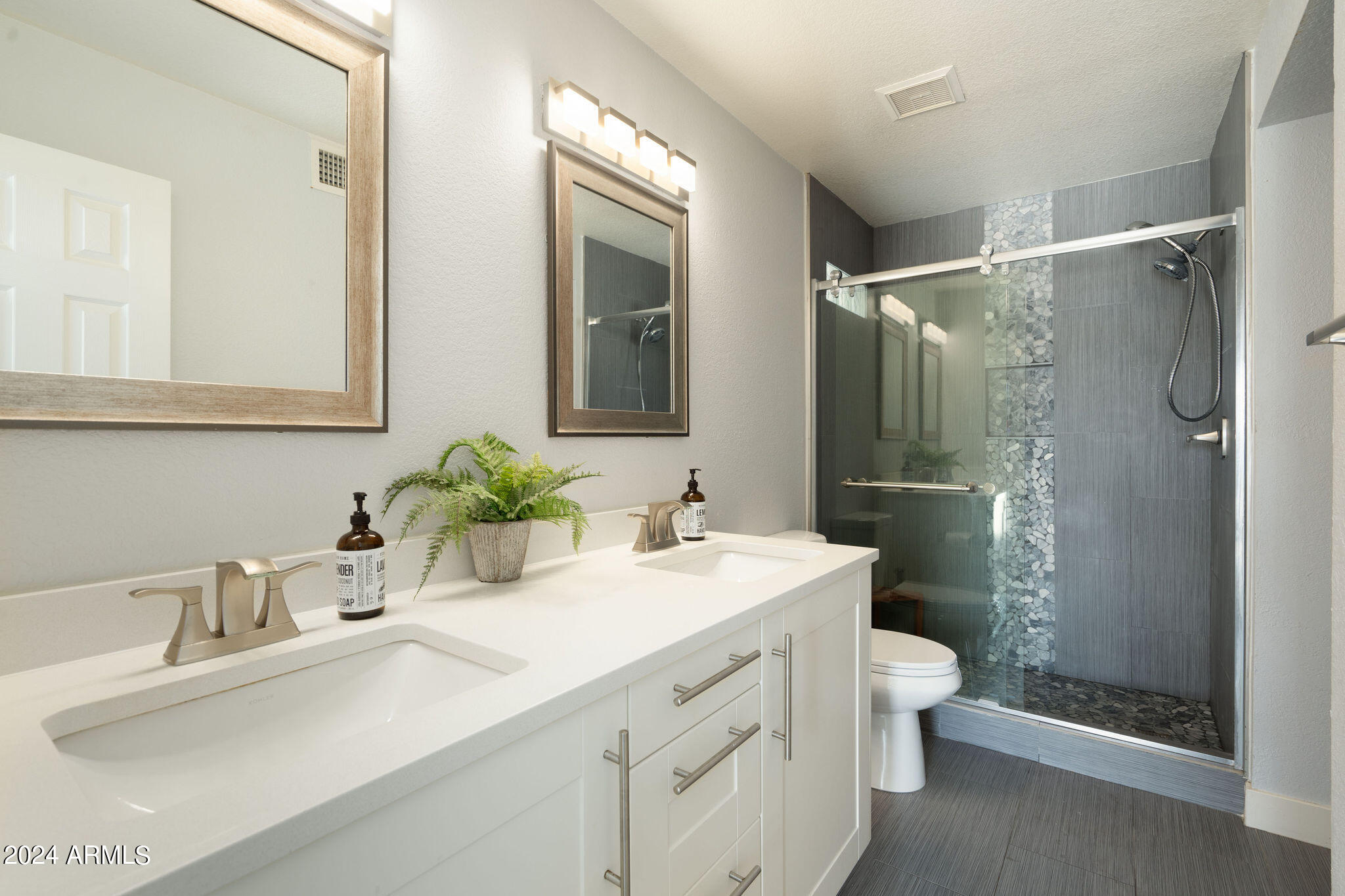 3612 W SARAGOSA Street