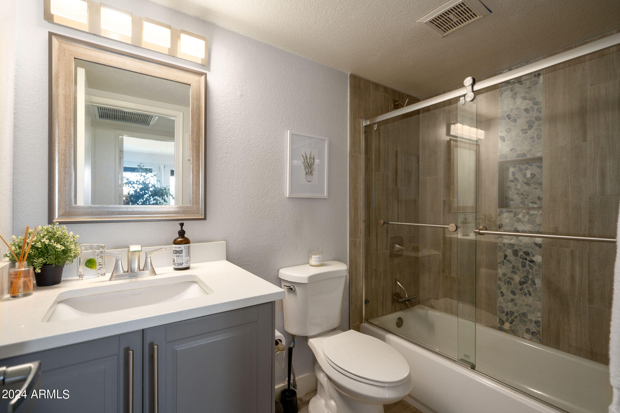 3612 W SARAGOSA Street