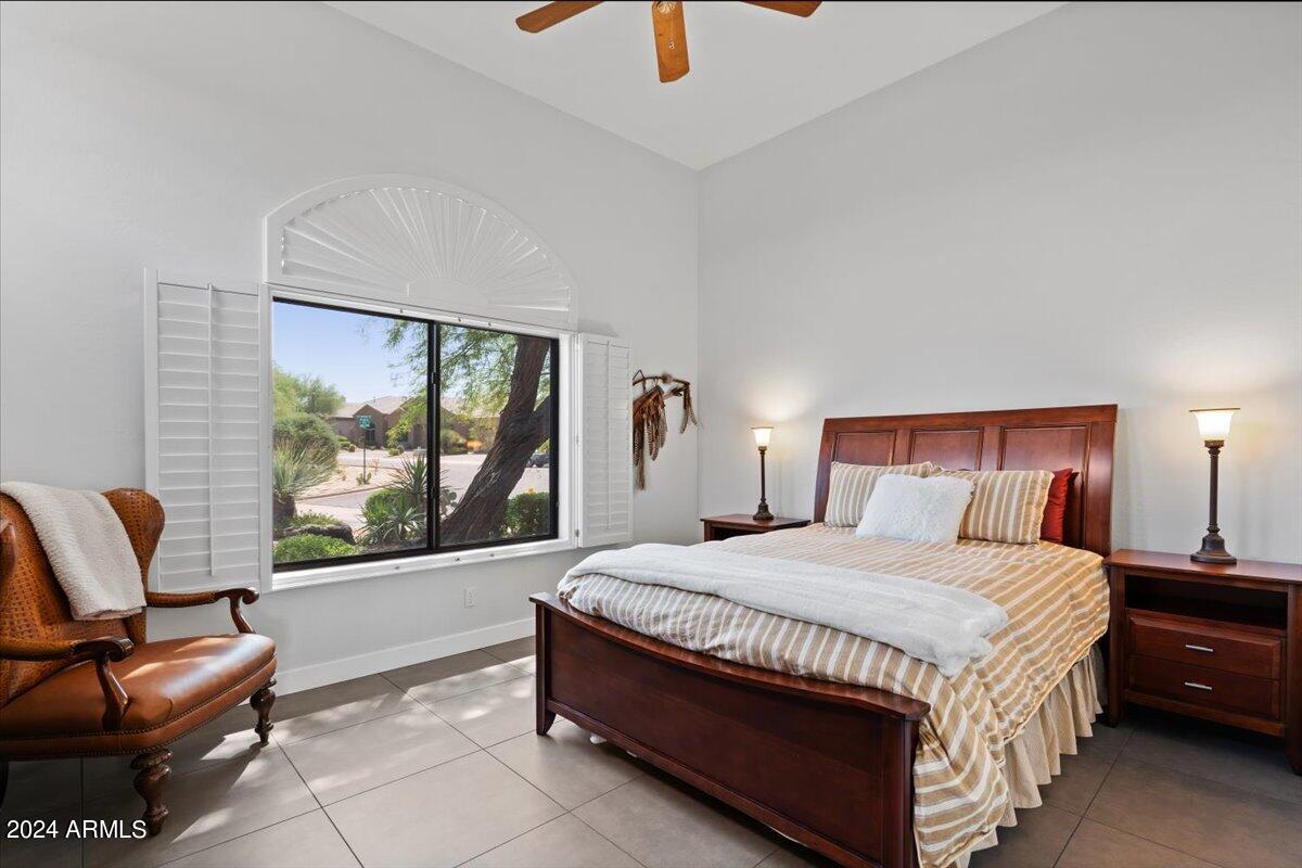 9314 E PRAIRIE Circle