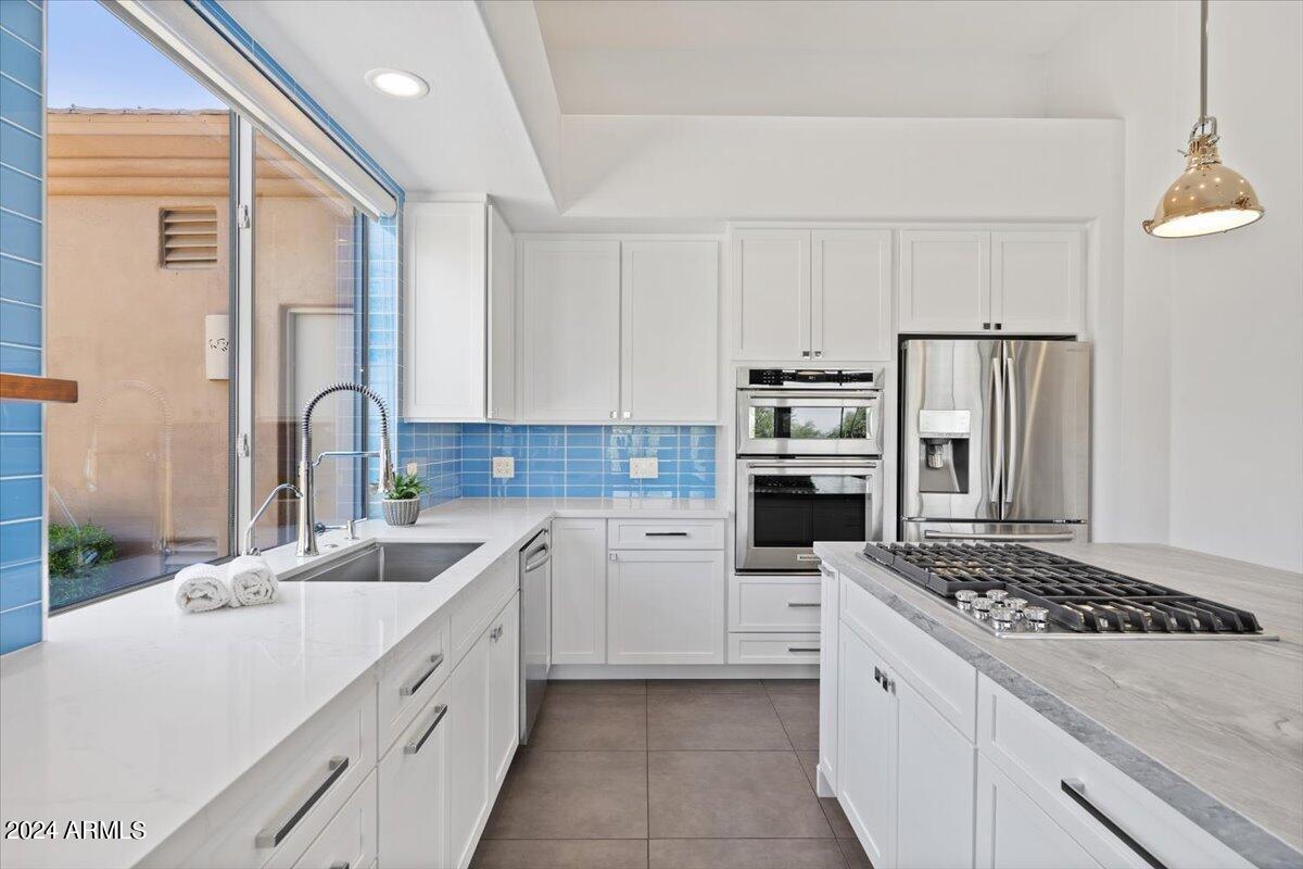 9314 E PRAIRIE Circle