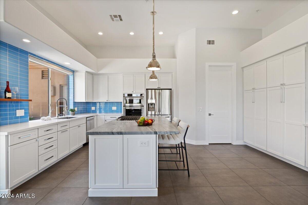 9314 E PRAIRIE Circle