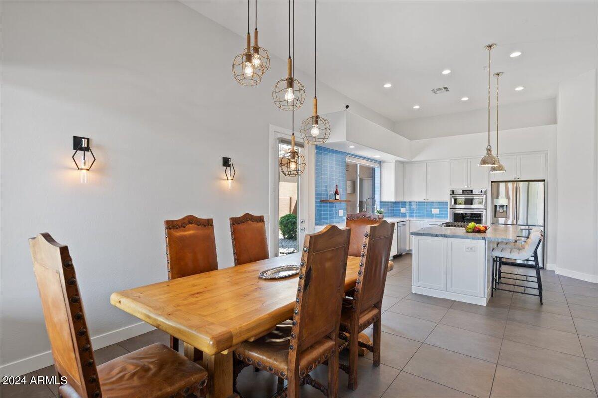 9314 E PRAIRIE Circle