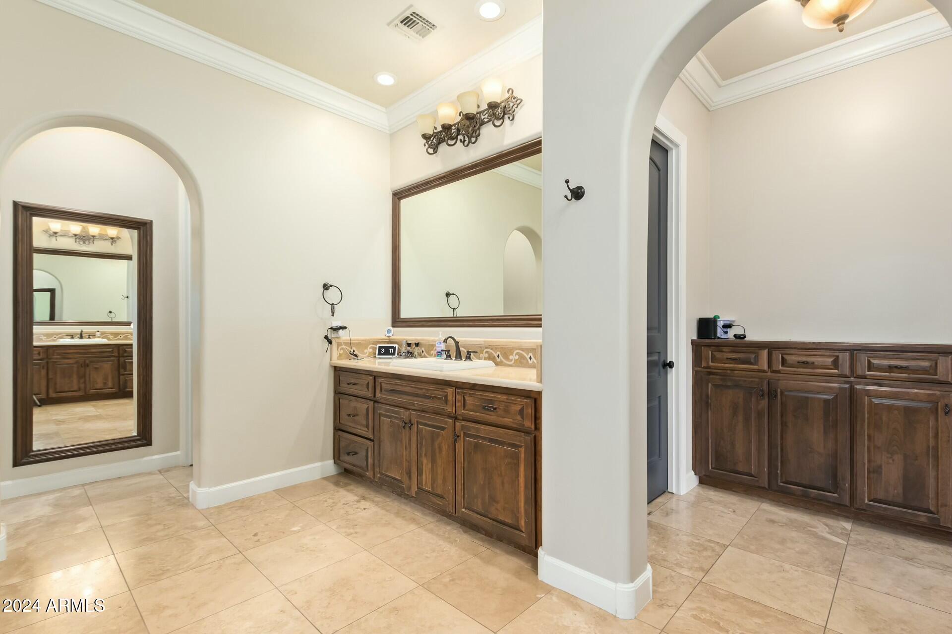 9413 E DESERT VILLAGE Drive