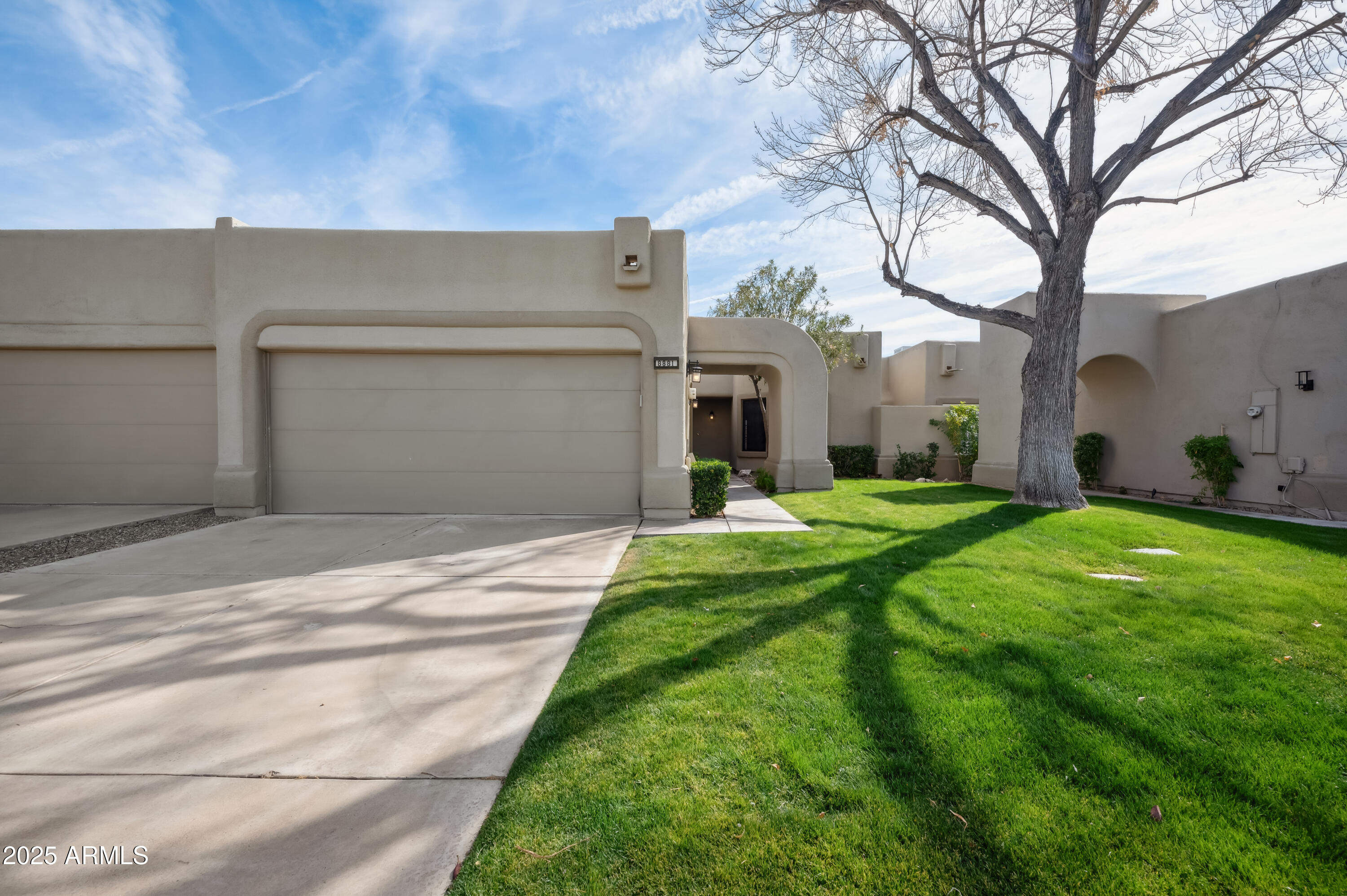 8881 E MEADOW HILL Drive