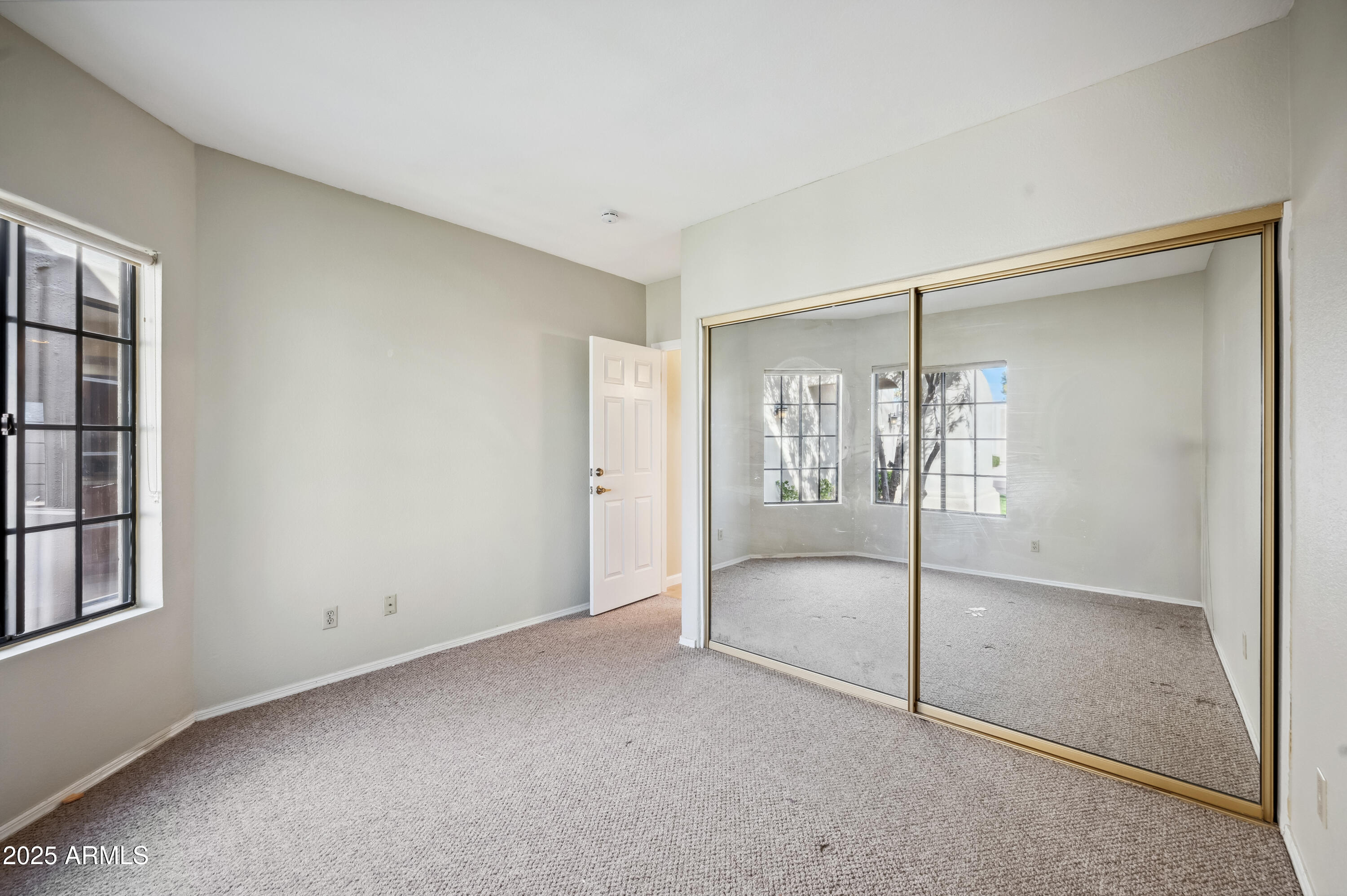 8881 E MEADOW HILL Drive