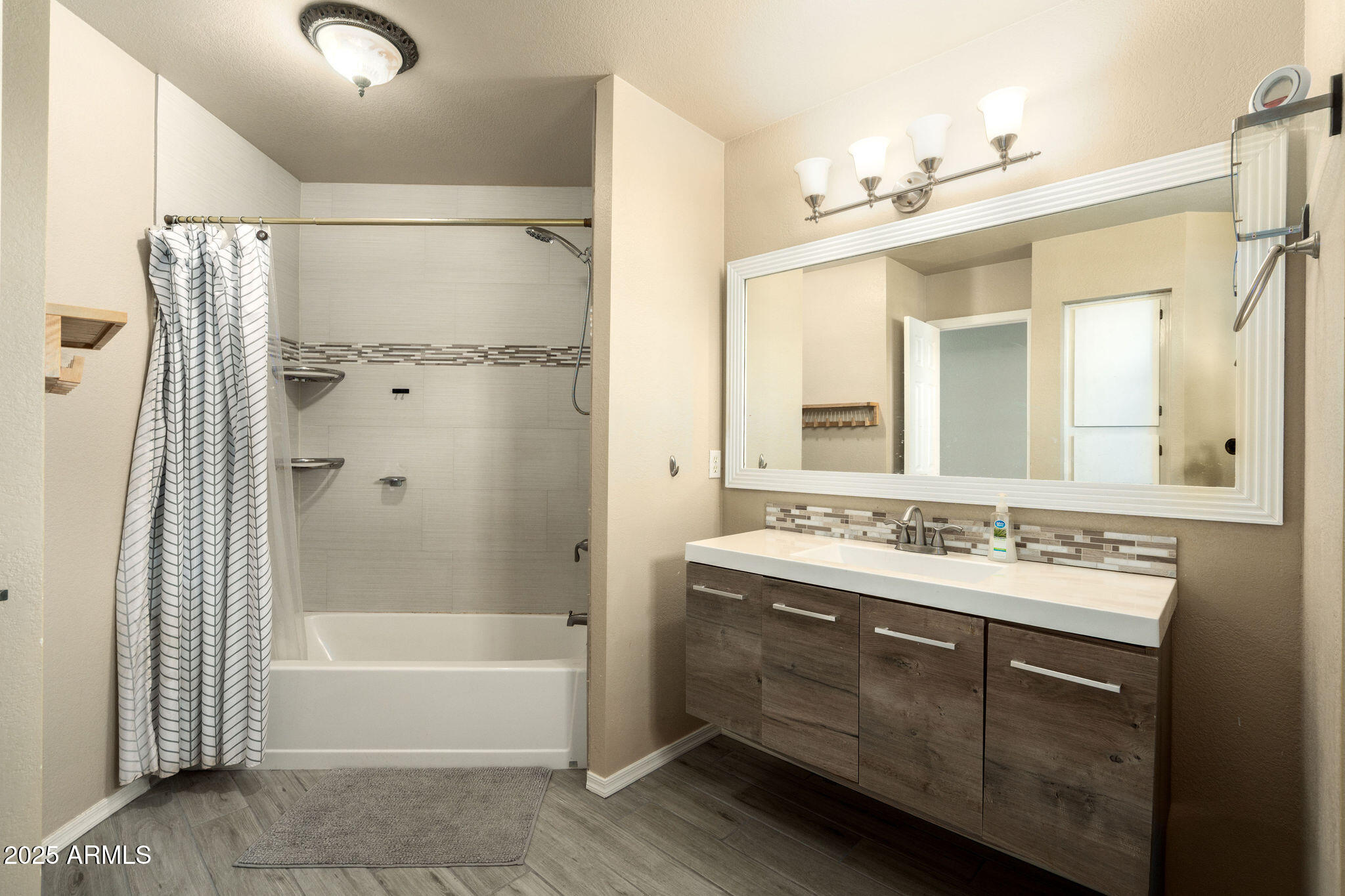 280 S ELIZABETH Way, 26