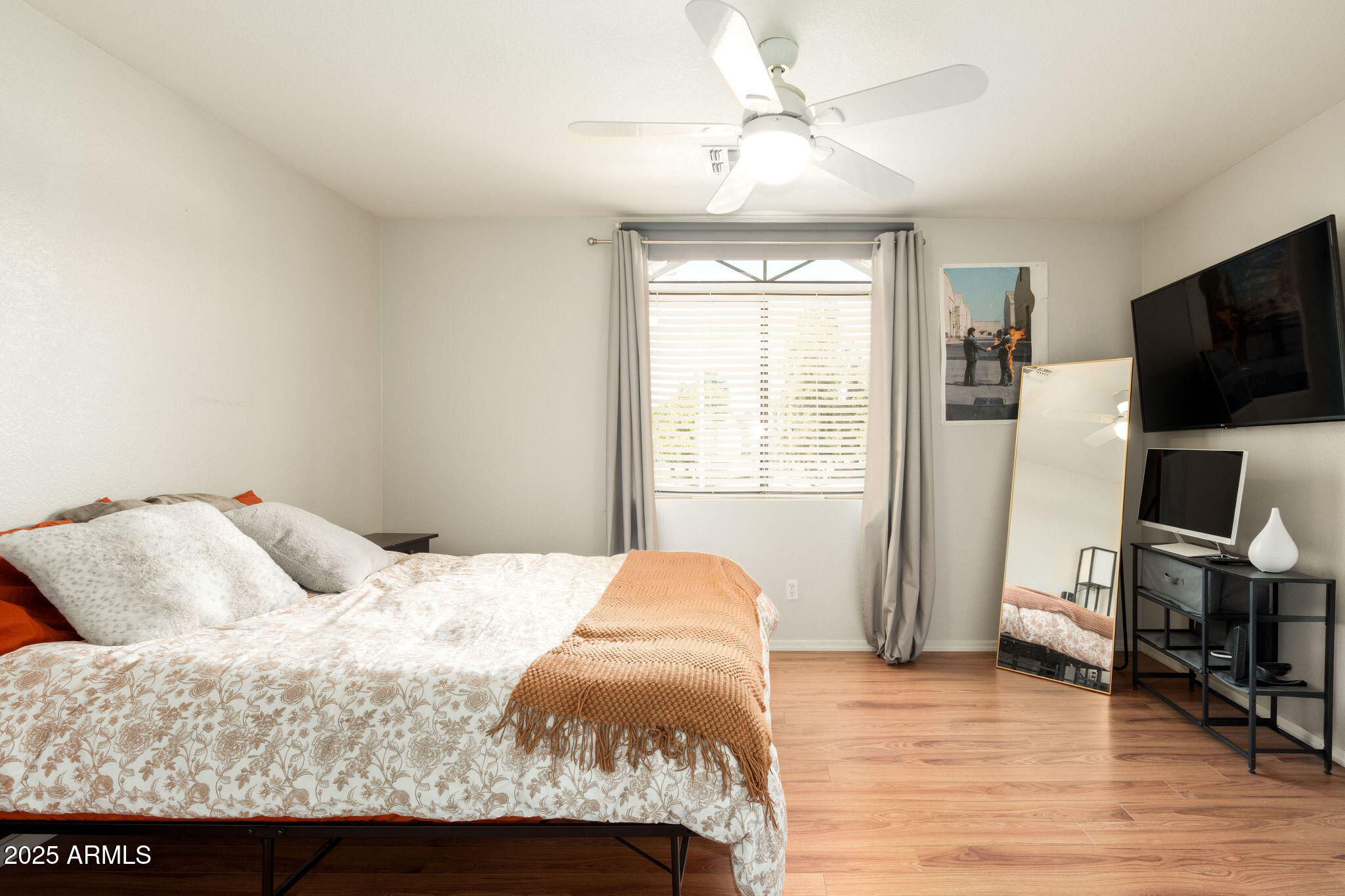 280 S ELIZABETH Way, 26