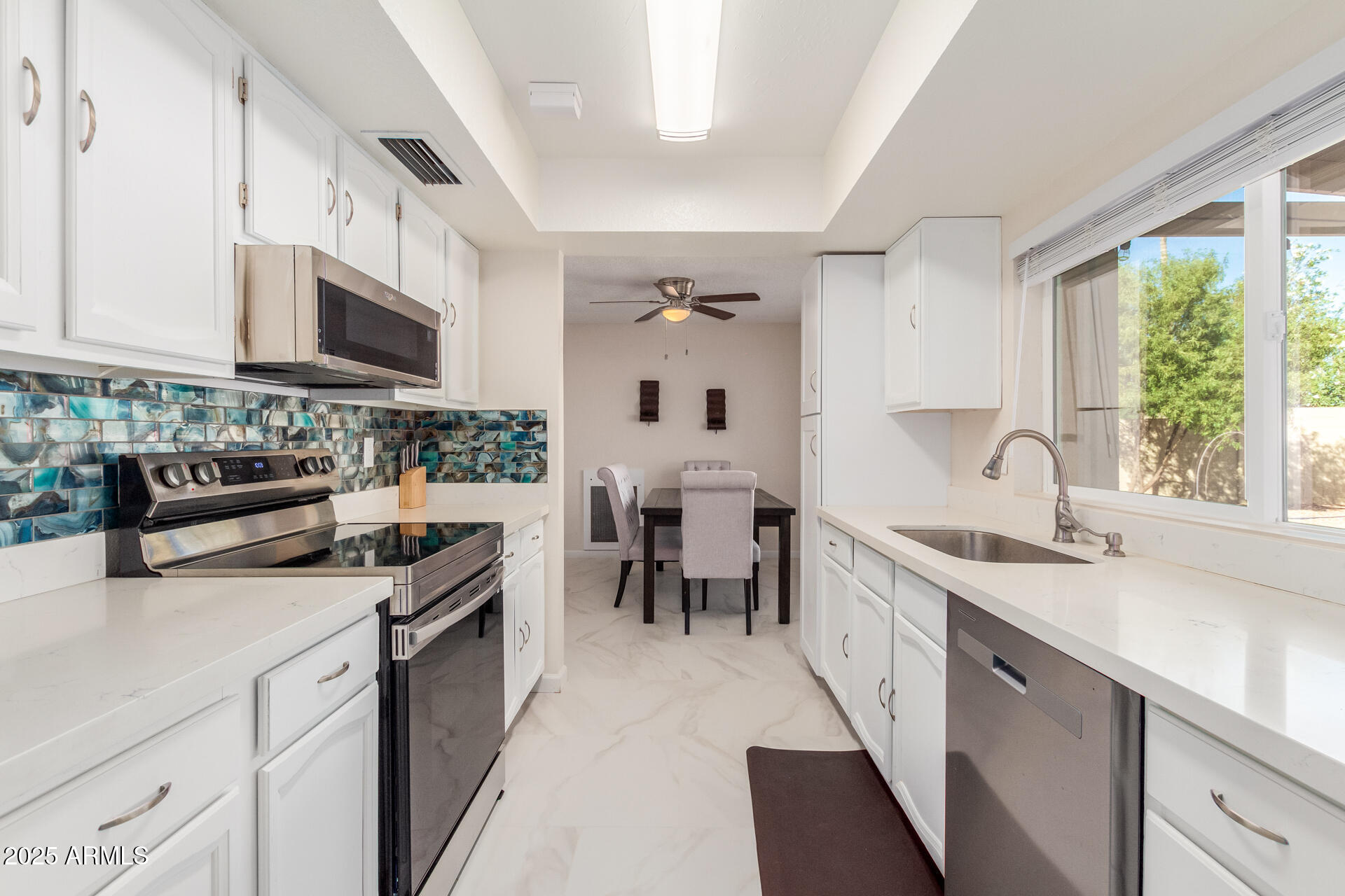 4524 E VOLTAIRE Avenue