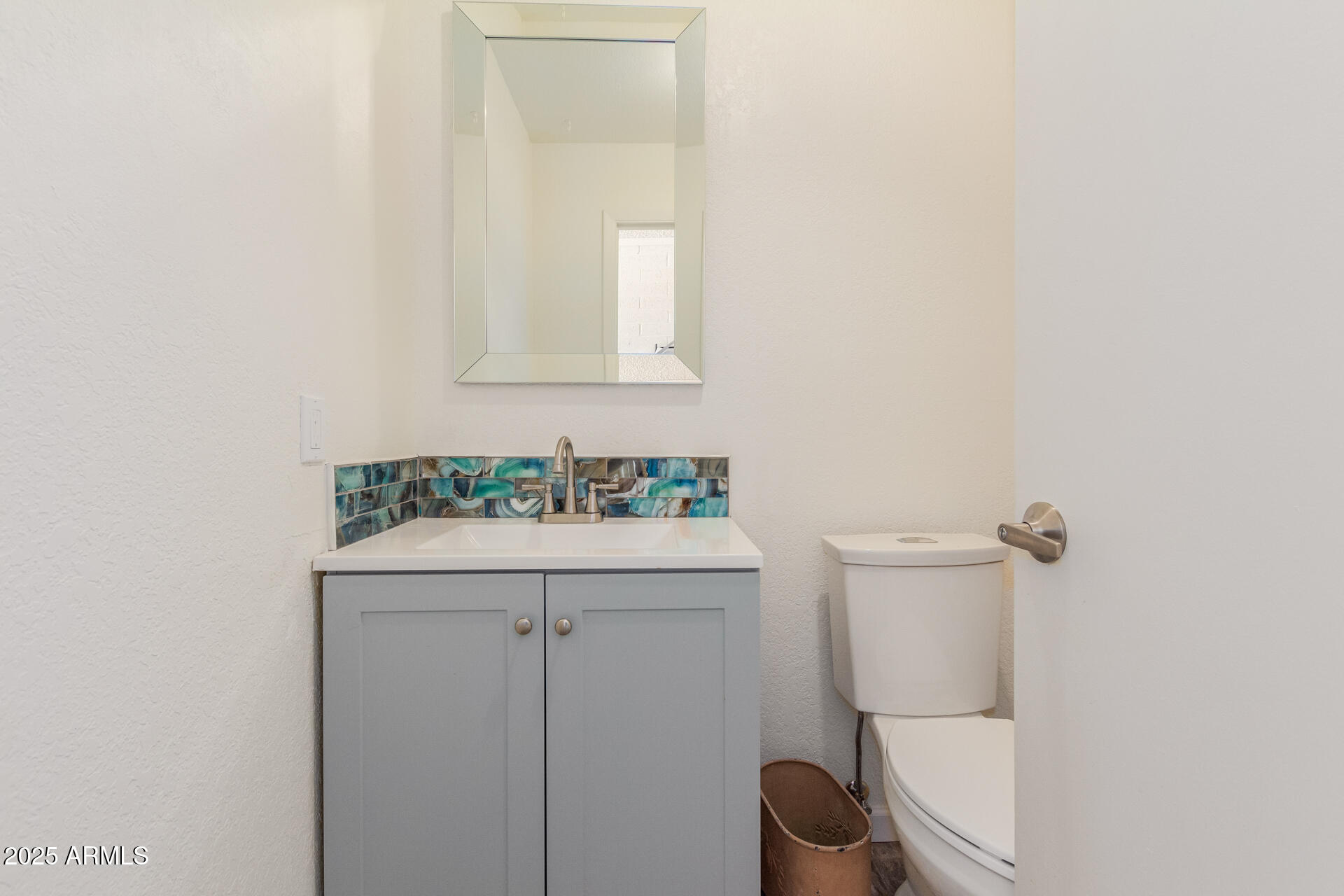 4524 E VOLTAIRE Avenue