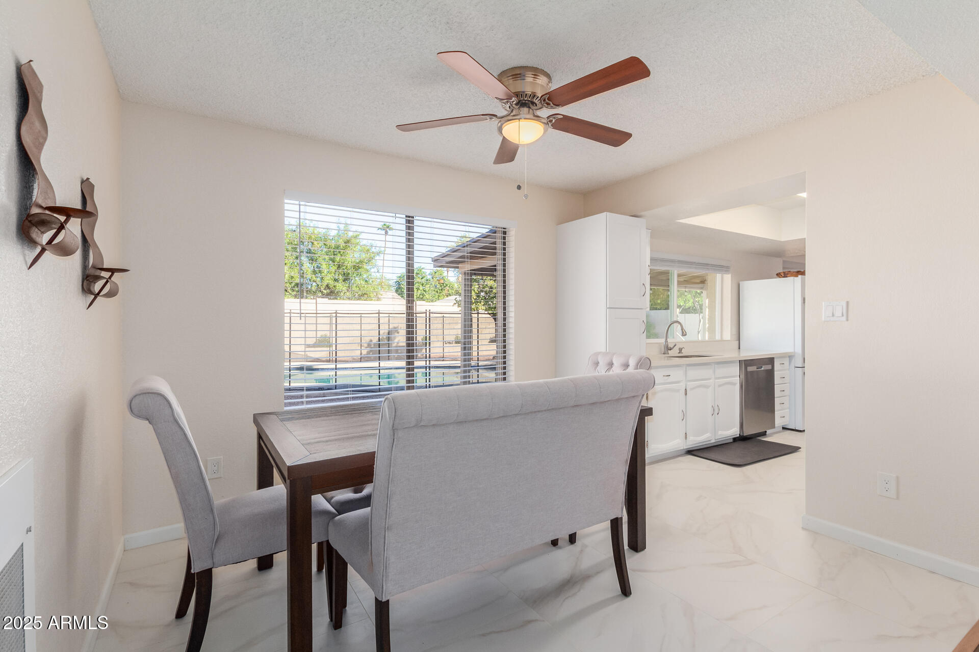 4524 E VOLTAIRE Avenue