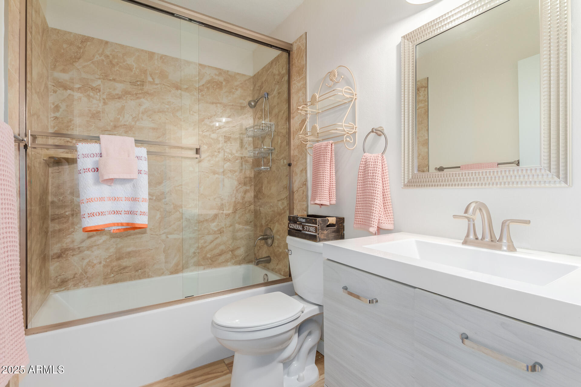 4524 E VOLTAIRE Avenue