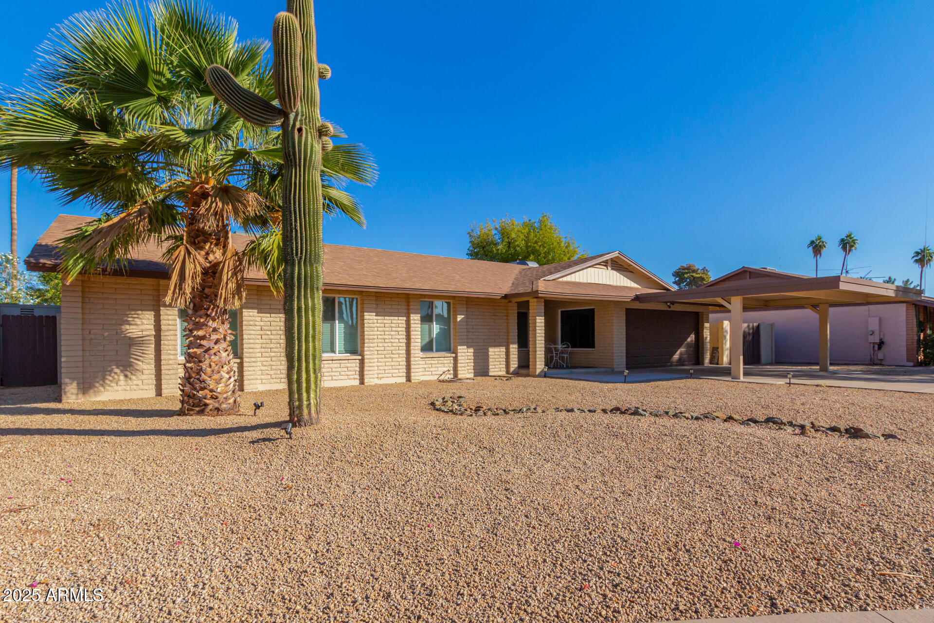 4524 E VOLTAIRE Avenue